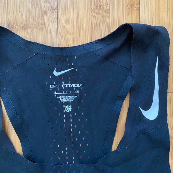 Nike Dri-Fit ADV running singlet - Picture 2 of 5